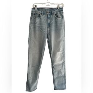 Light acid wash American Eagle Mom Jeans